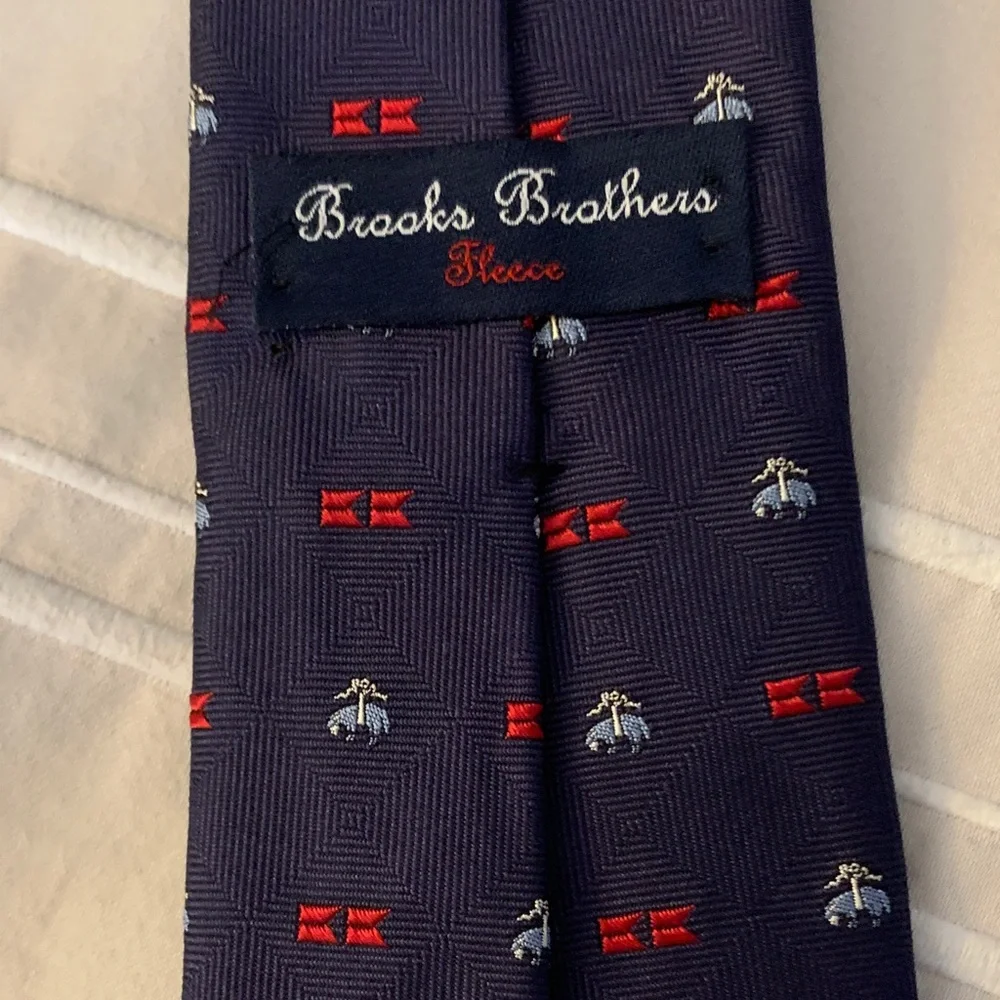 Little Boys Brooks Brothers tie - with signature logo - excellent condition